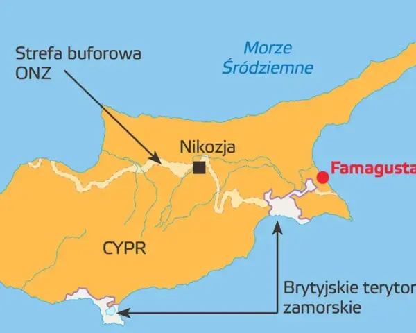 Mapa pokazuje, gdzie leży Cypr na Morzu Śródziemnym, z zaznaczoną Nikozją, Famagustą i strefą buforową ONZ.