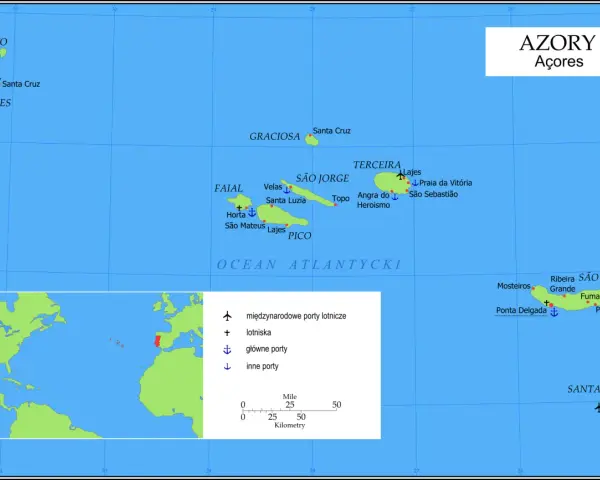 Mapa Azorów na Oceanie Atlantyckim z zaznaczonymi wyspami, miastami i portami.